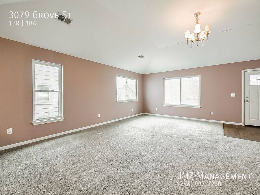 House for rent at 3079 Grove St, Keego Harbor, MI 48320