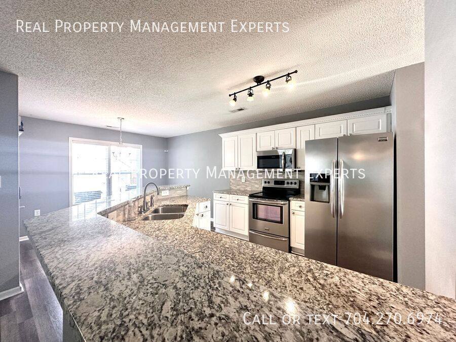 House for rent at 7603 Rolling Meadows Lane, Huntersville, NC 28078