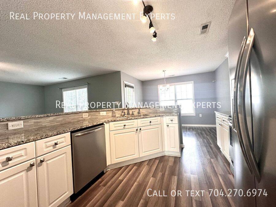 House for rent at 7603 Rolling Meadows Lane, Huntersville, NC 28078