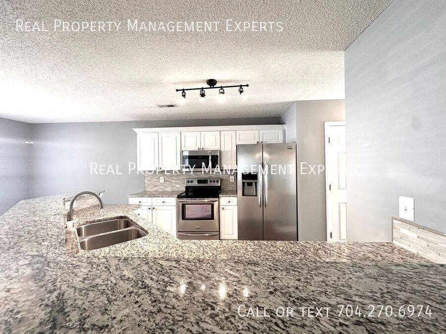 House for rent at 7603 Rolling Meadows Lane, Huntersville, NC 28078
