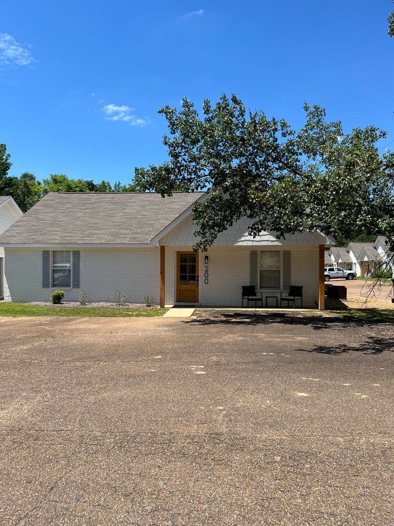House for rent at 200 Leigh Lane, Oxford, MS 38655