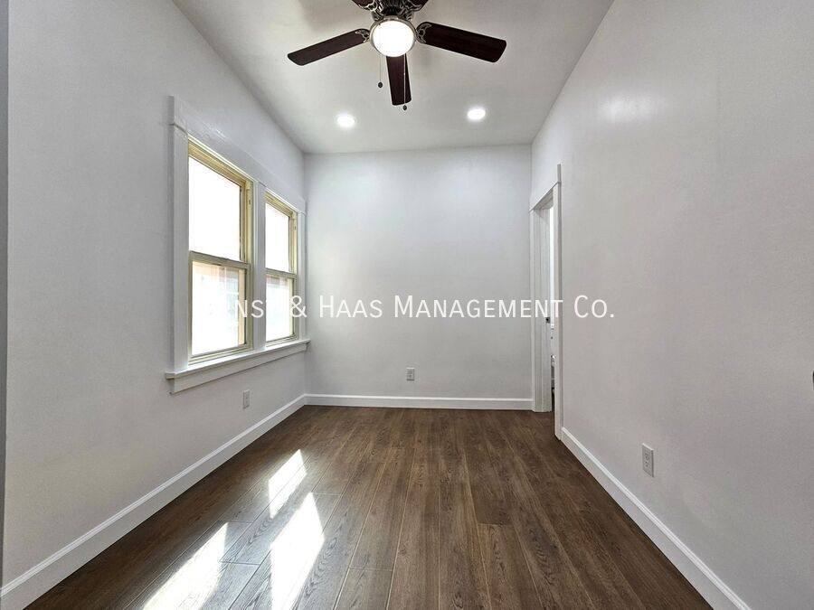Apartment for rent at 33 Orange Ave #2, Long Beach, CA 90802