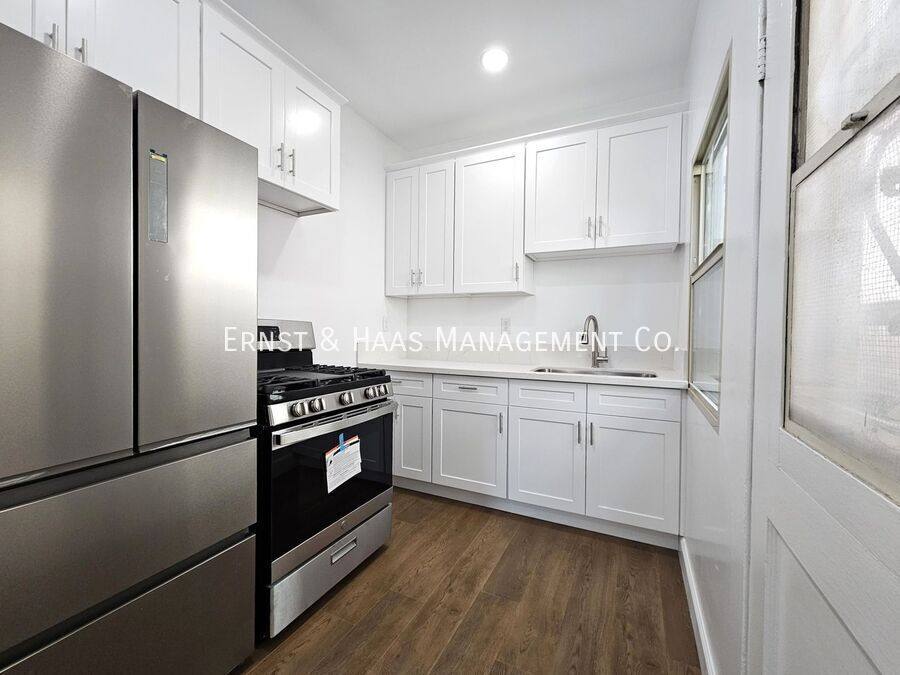 Apartment for rent at 33 Orange Ave #2, Long Beach, CA 90802