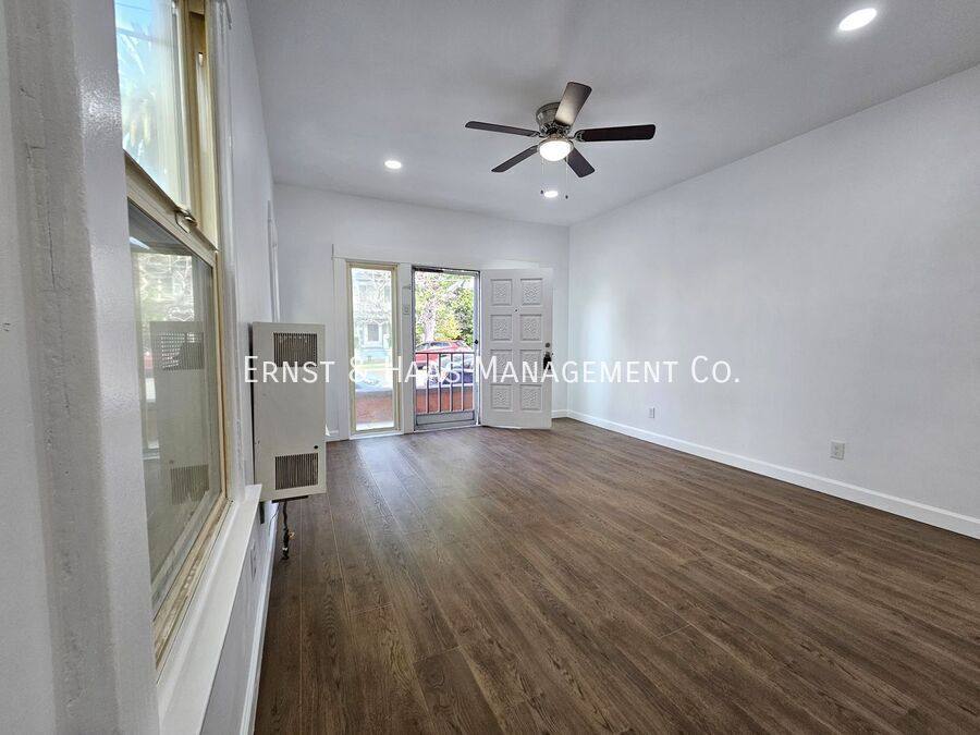 Apartment for rent at 33 Orange Ave #2, Long Beach, CA 90802