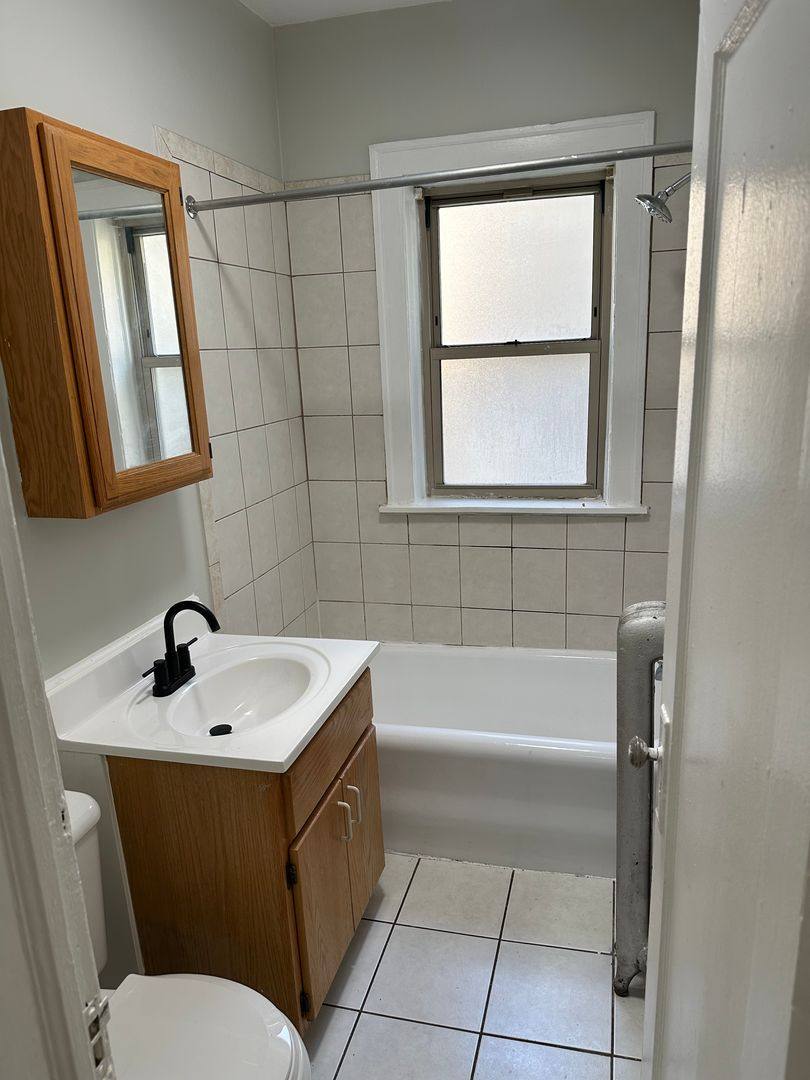 Apartment for rent at 7945-53 S Langley Ave, Chicago, IL 60619