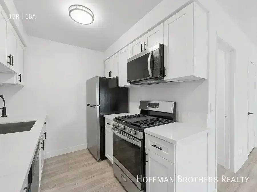 Apartment for rent at 6828 Fulton Ave #5, North Hollywood, CA 91605