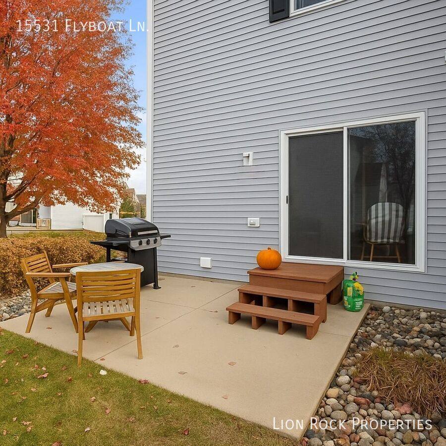 Apartment for rent at 15531 Flyboat Lane, Saint Paul, MN 55124
