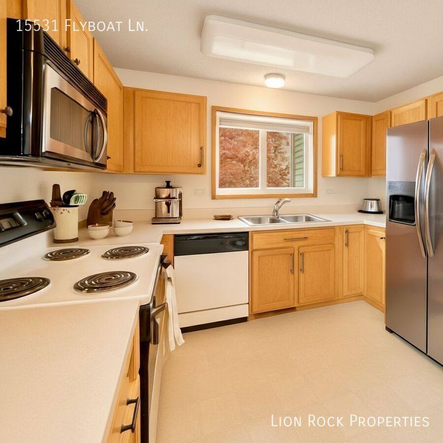 Apartment for rent at 15531 Flyboat Lane, Saint Paul, MN 55124