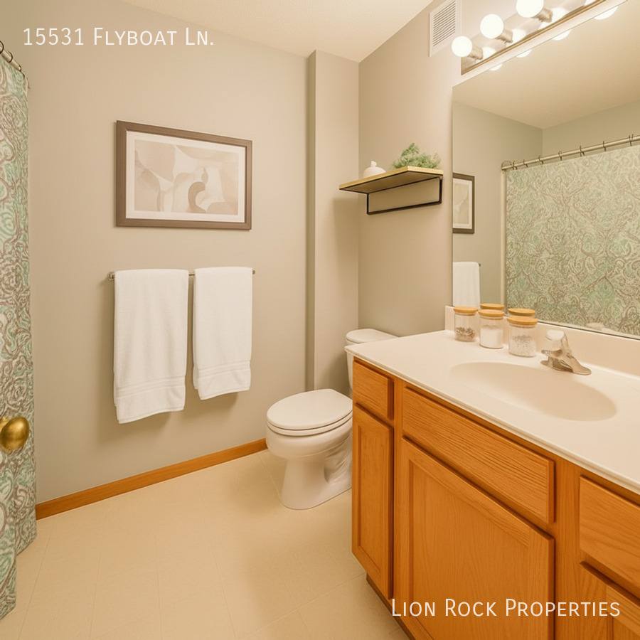 Apartment for rent at 15531 Flyboat Lane, Saint Paul, MN 55124