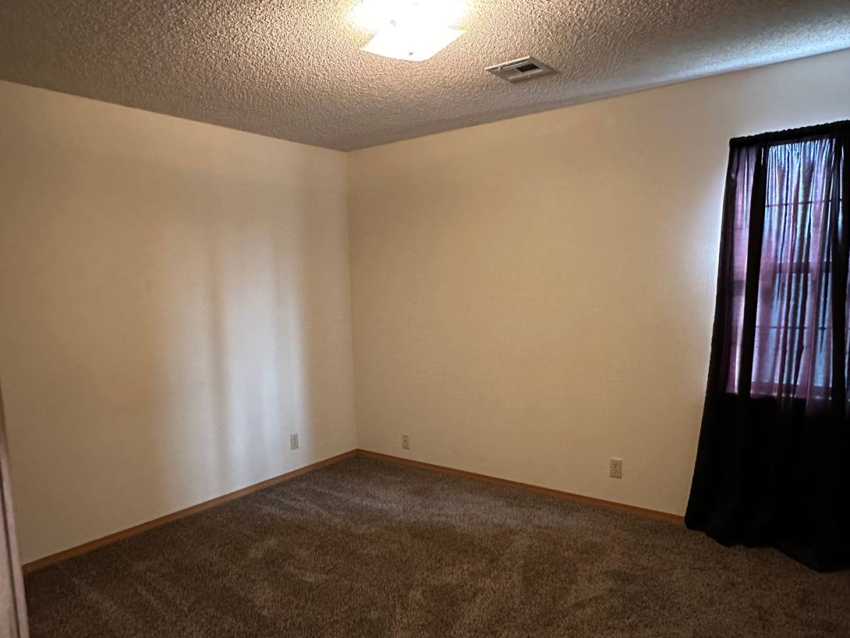 Apartment for rent at 7113 SE 66th Terrace - Duplex, Riverton, KS 66770