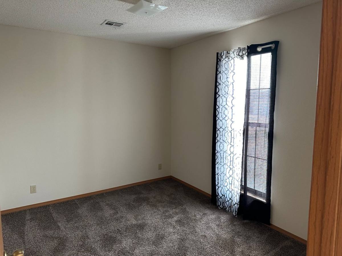 Apartment for rent at 7113 SE 66th Terrace - Duplex, Riverton, KS 66770
