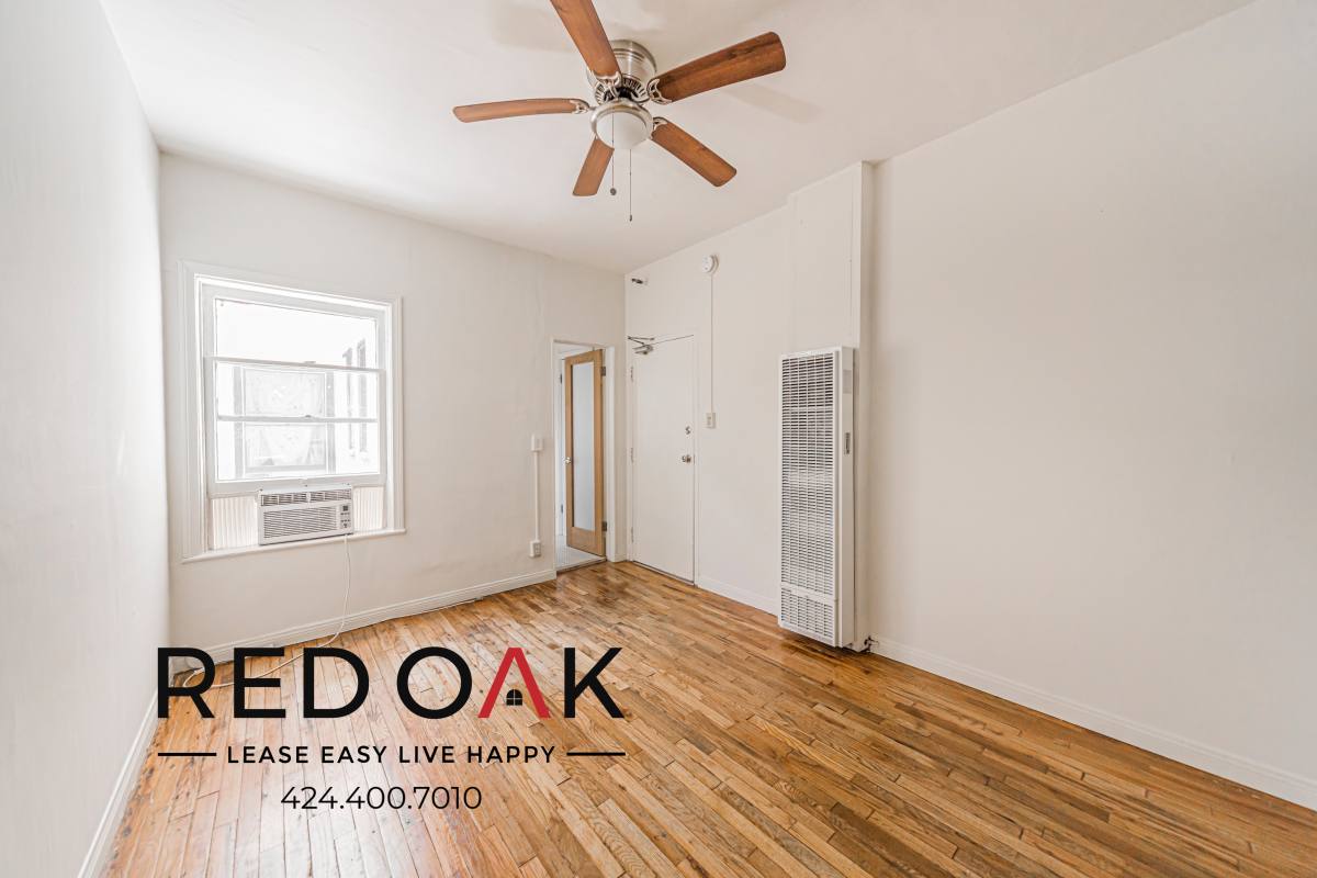 Apartment for rent at 836 Sanborn Ave #304, Los Angeles, CA 90029