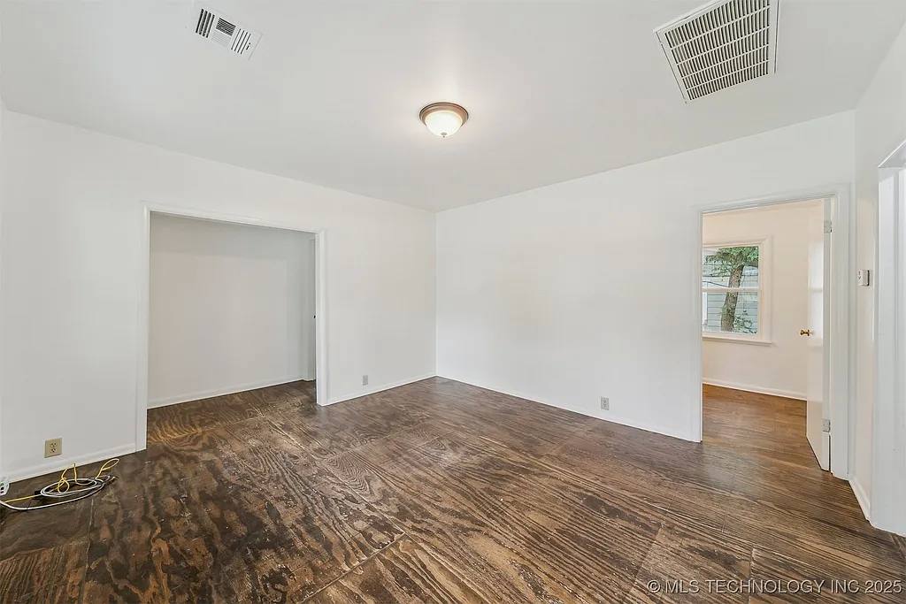 House for rent at 1123 W Spring St, Collinsville, OK 74021