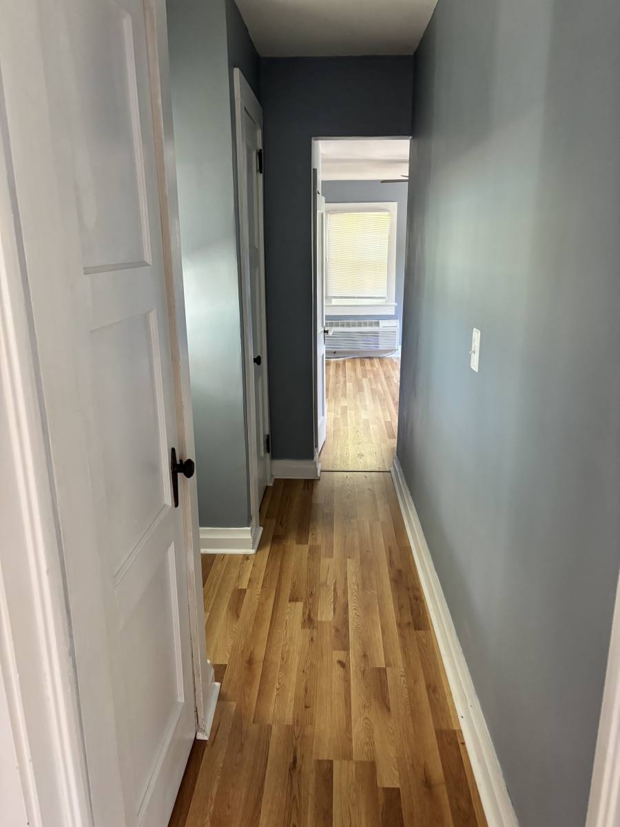 Apartment for rent at 321 W Allen St, Hendersonville, NC 28739