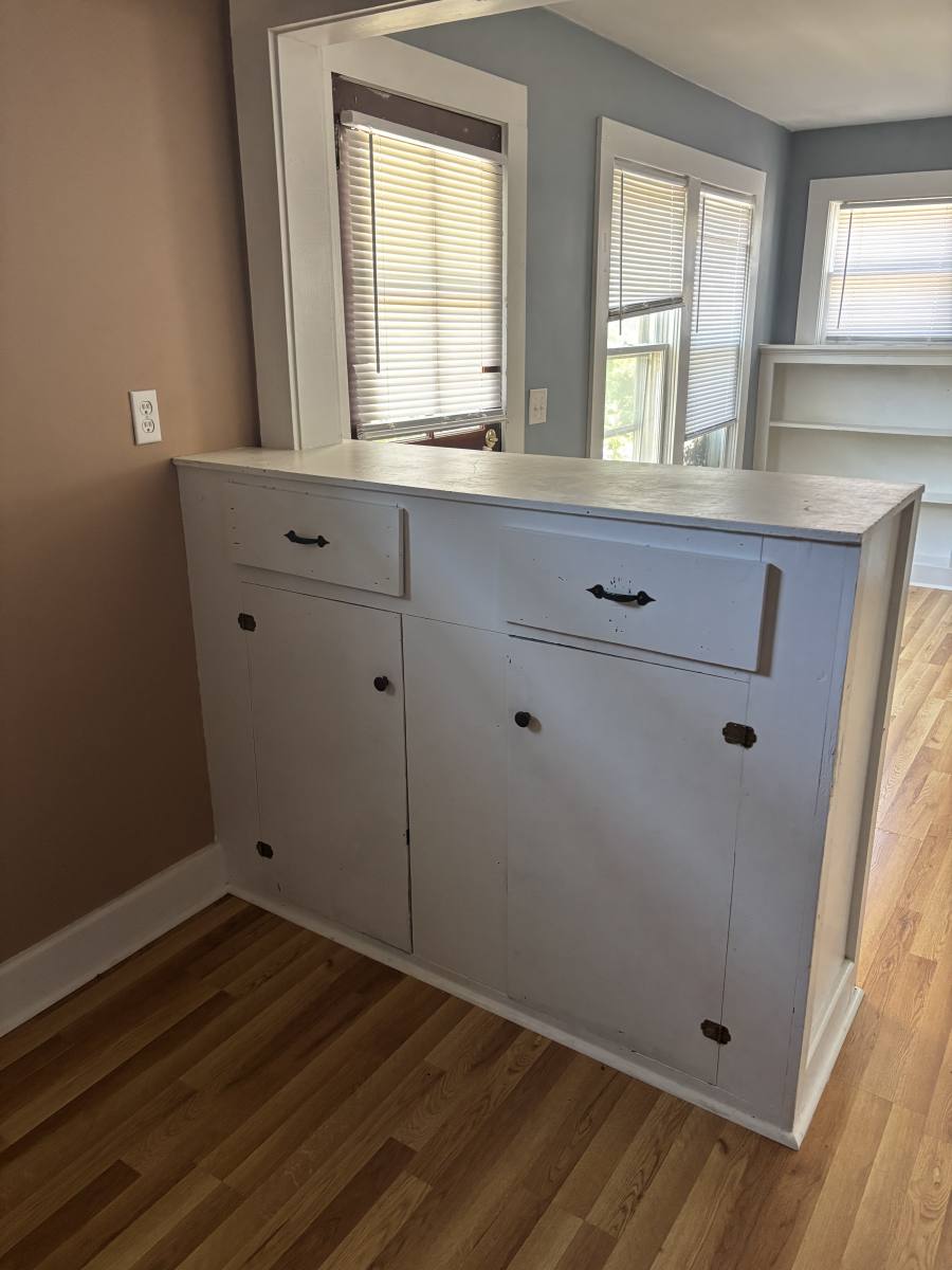 Apartment for rent at 321 W Allen St, Hendersonville, NC 28739