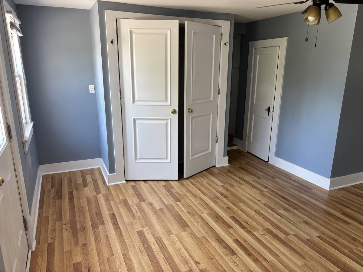 Apartment for rent at 321 W Allen St, Hendersonville, NC 28739