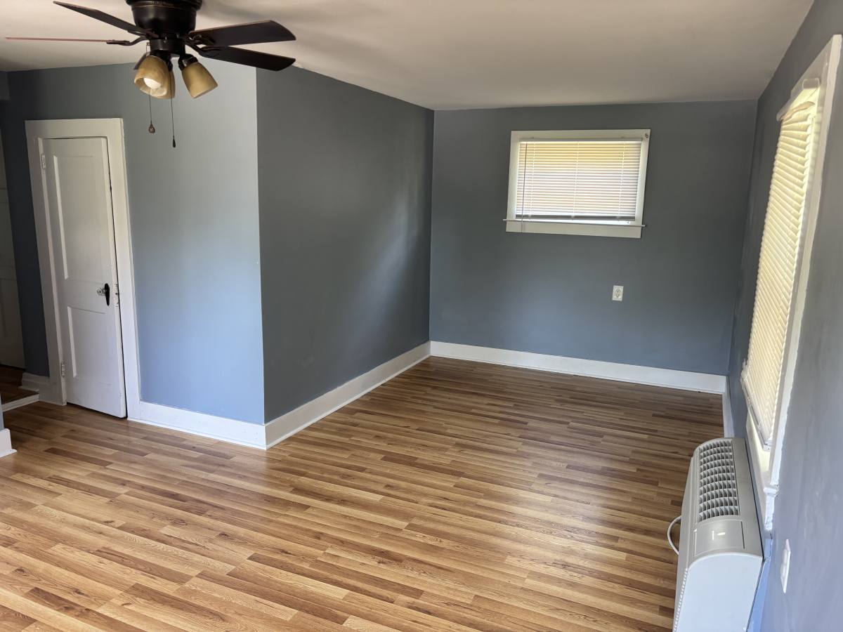 Apartment for rent at 321 W Allen St, Hendersonville, NC 28739