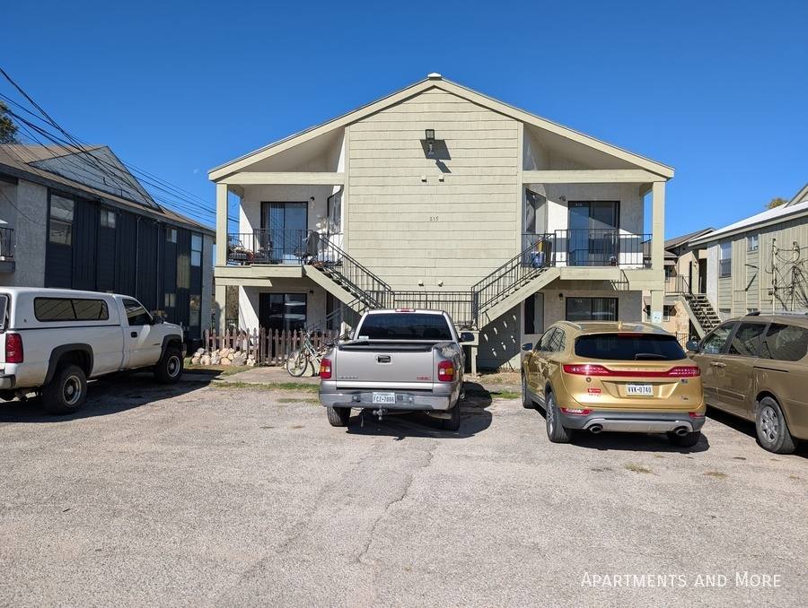 Apartment for rent at 215 Ramsay St #202, San Marcos, TX 78666