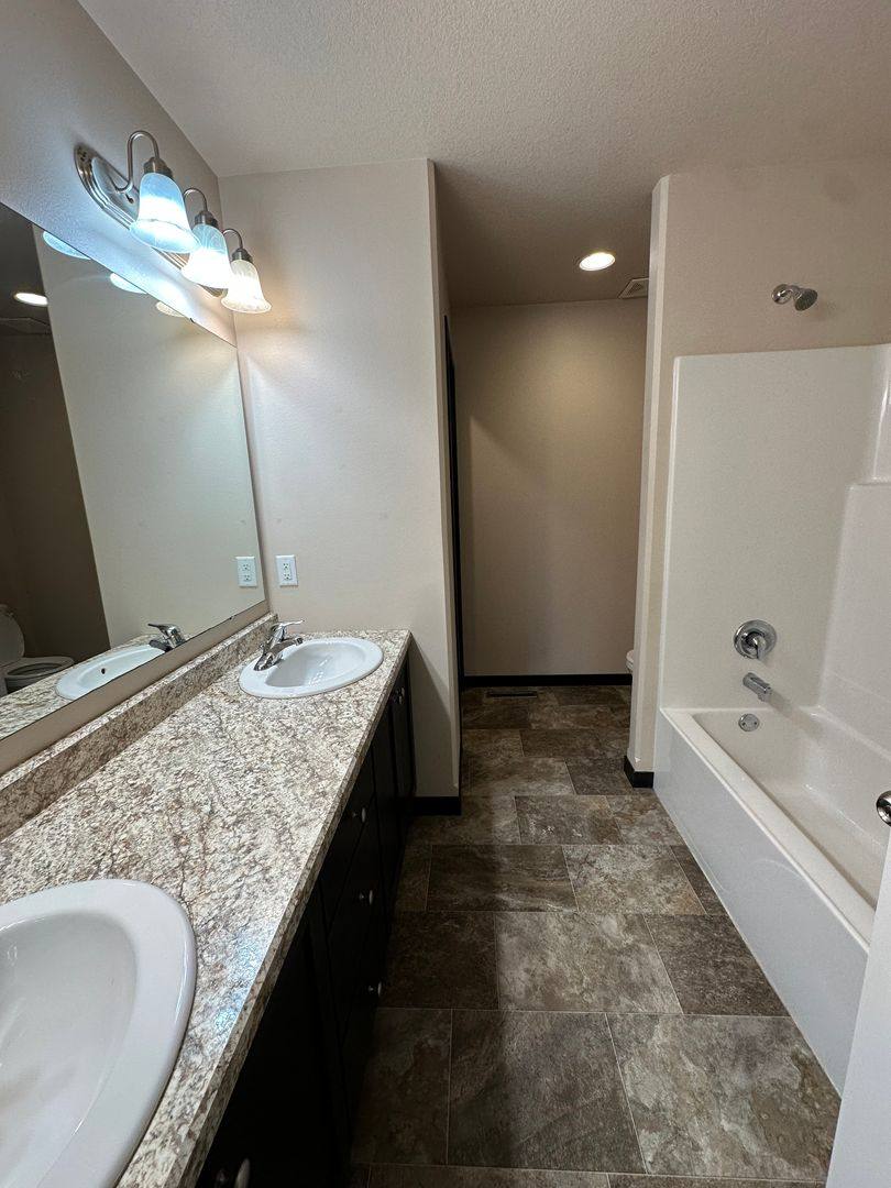 House for rent at 3017 33rd Ave S, Moorhead, MN 56560