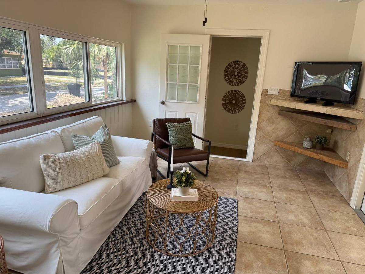 House for rent at 1419 55th St S, Saint Petersburg, FL 33707