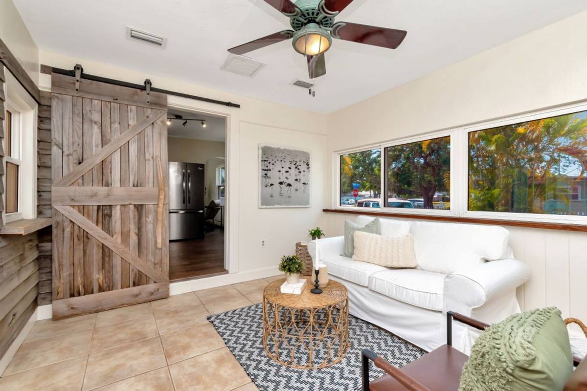 House for rent at 1419 55th St S, Saint Petersburg, FL 33707