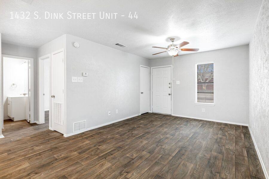 Apartment for rent at 1432 S Dink St #44, Mabank, TX 75147