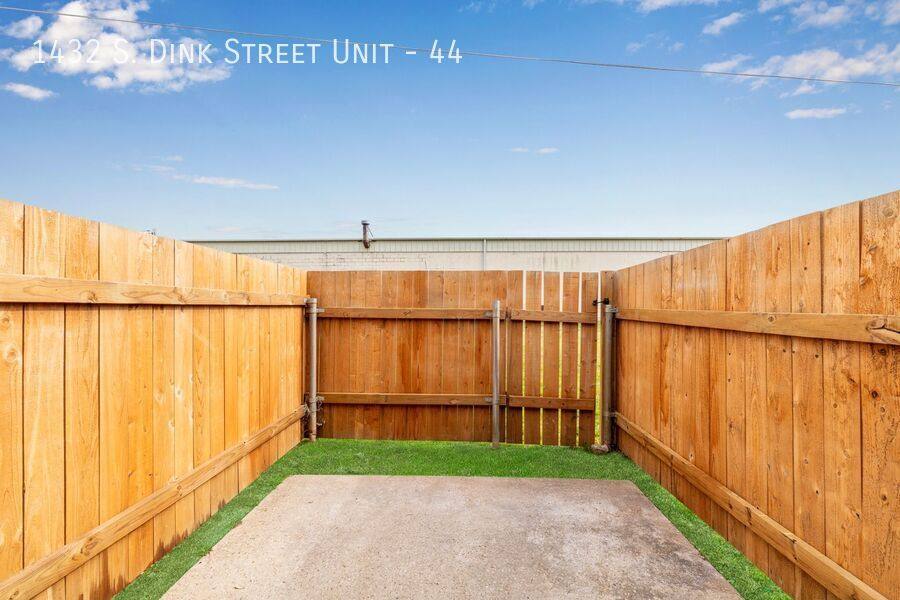 Apartment for rent at 1432 S Dink St #44, Mabank, TX 75147