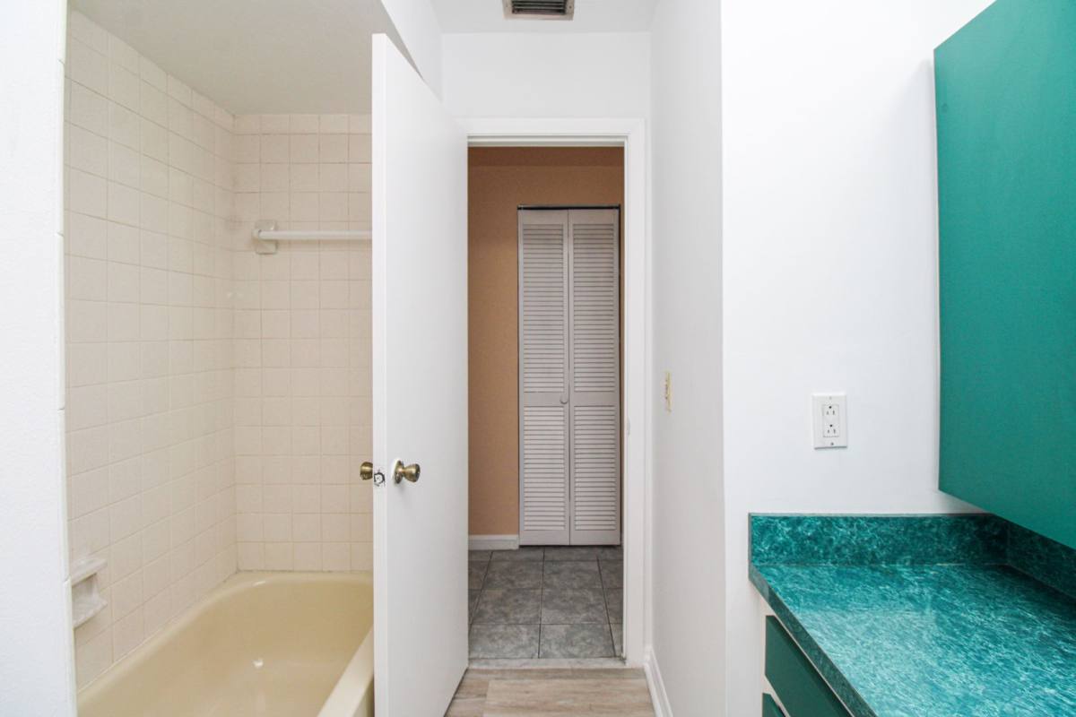 Condo for rent at 4300 Gulfstream Dr, Naples, FL 34112