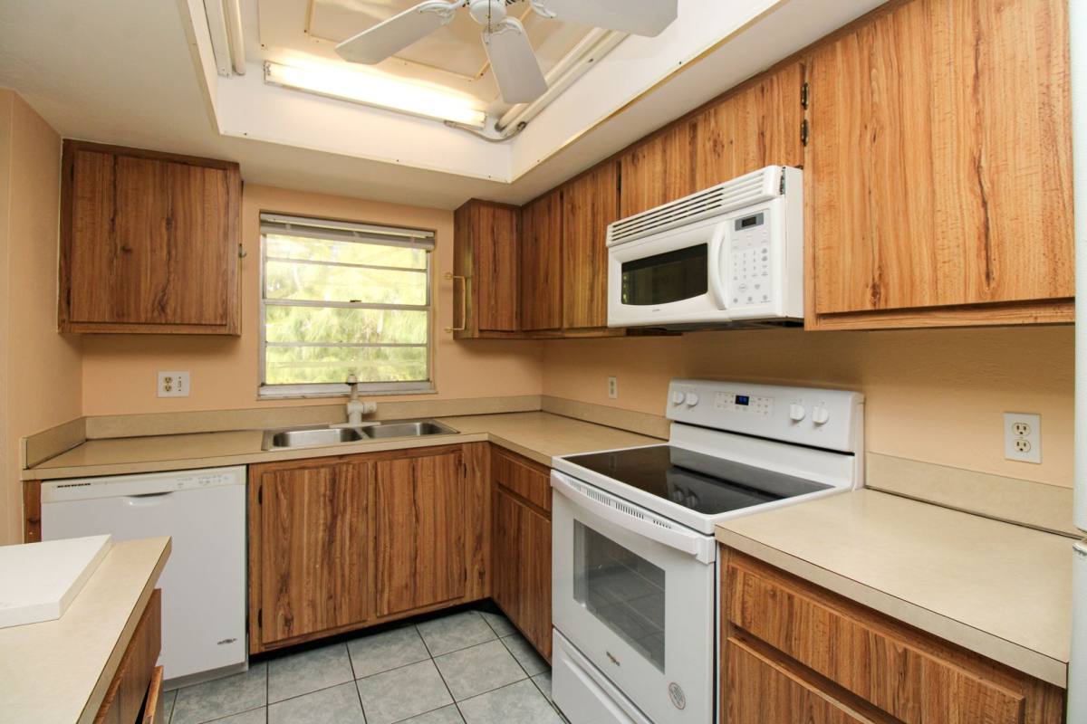 Condo for rent at 4300 Gulfstream Dr, Naples, FL 34112