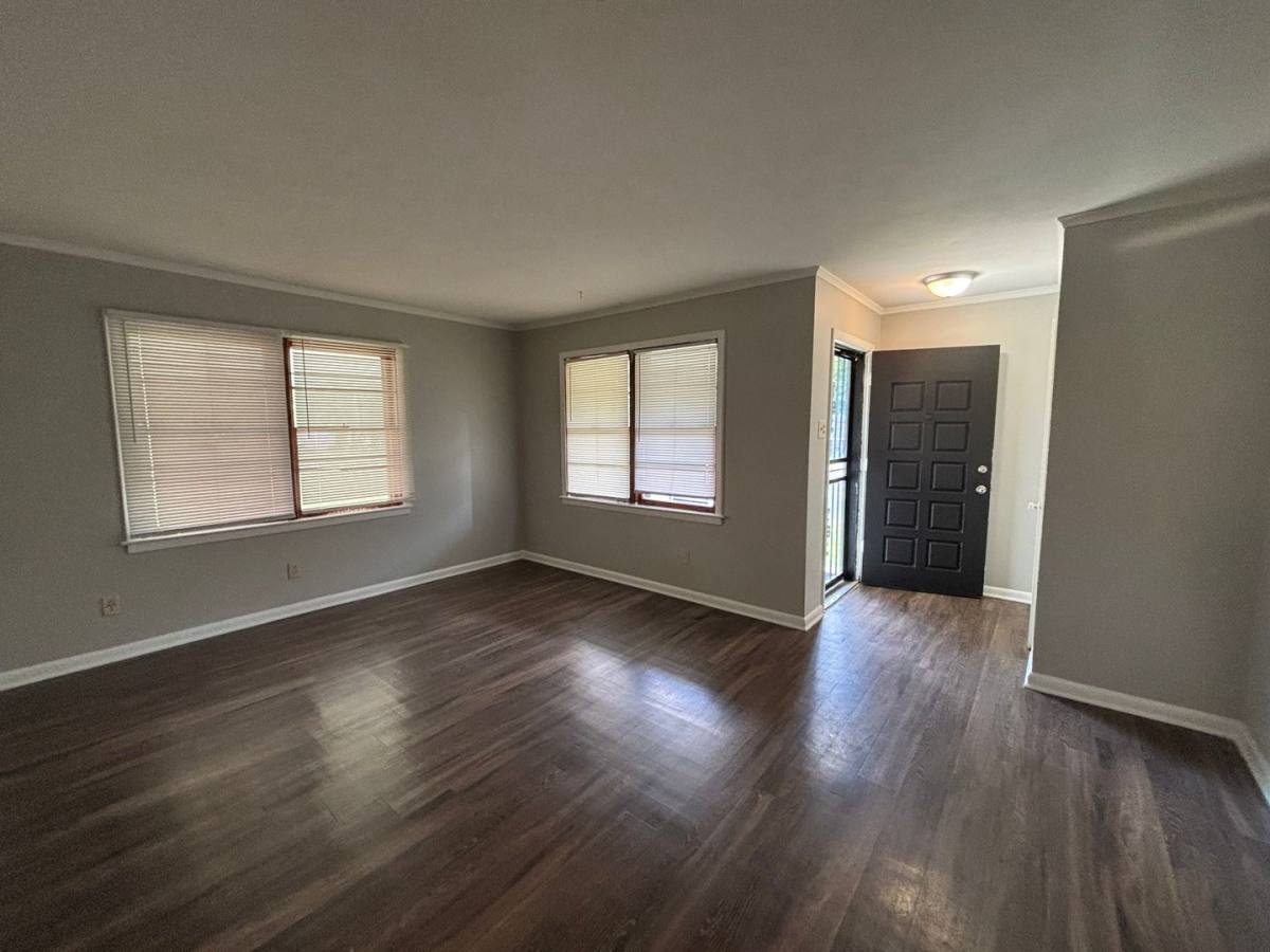 House for rent at 2160 Saint Elmo Ave, Memphis, TN 38127