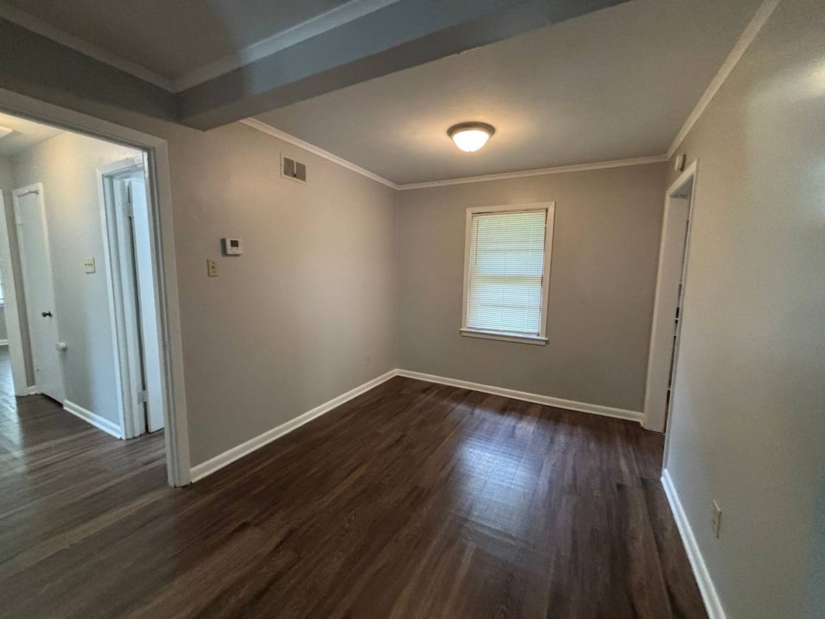 House for rent at 2160 Saint Elmo Ave, Memphis, TN 38127