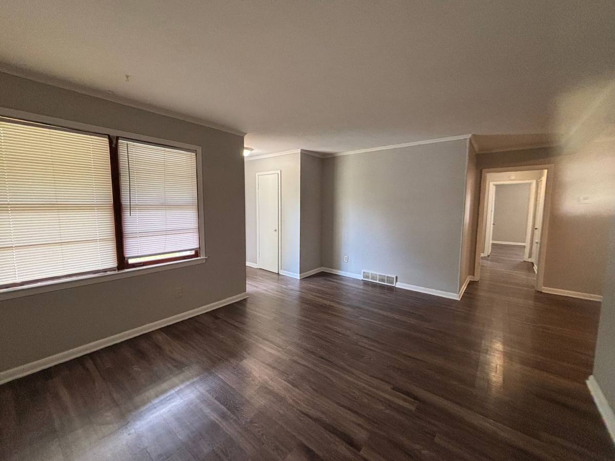 House for rent at 2160 Saint Elmo Ave, Memphis, TN 38127