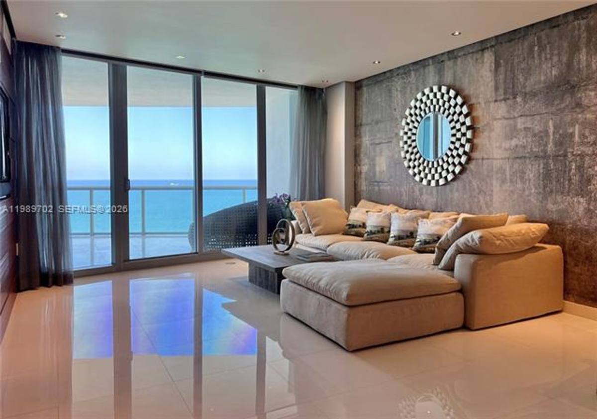 Apartment for rent at 17121 Collins Ave, North Miami Beach, FL 33160