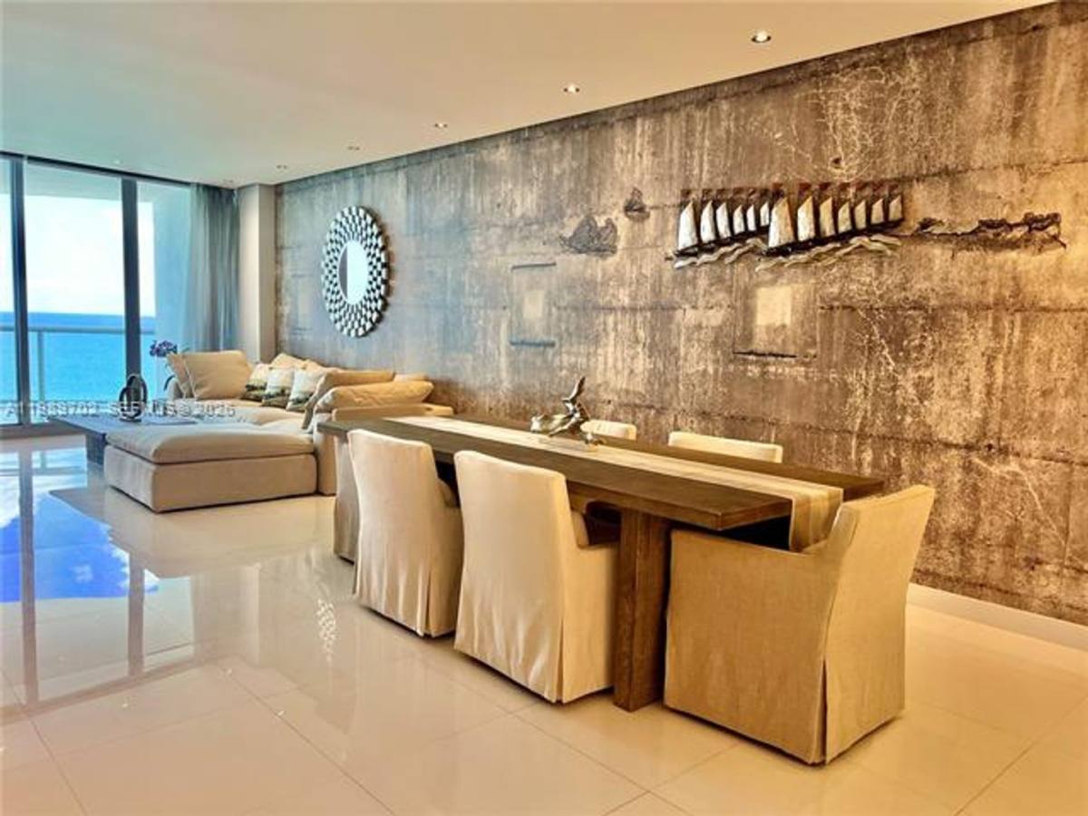 Apartment for rent at 17121 Collins Ave, North Miami Beach, FL 33160