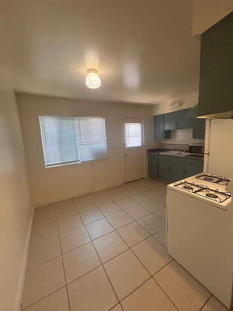 Apartment for rent at 460 N E St, Hanford, CA 93230