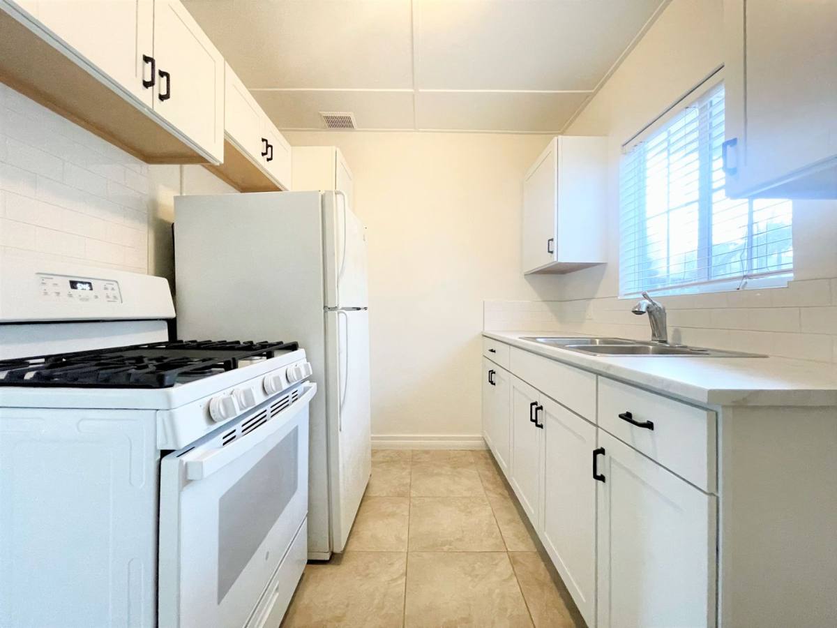Apartment for rent at 400 Civic Center Dr, Oceanside, CA 92054