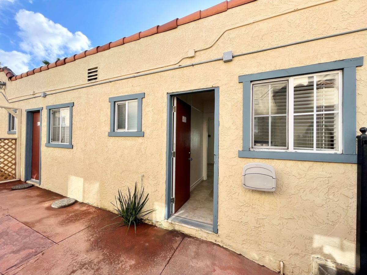 Apartment for rent at 400 Civic Center Dr, Oceanside, CA 92054