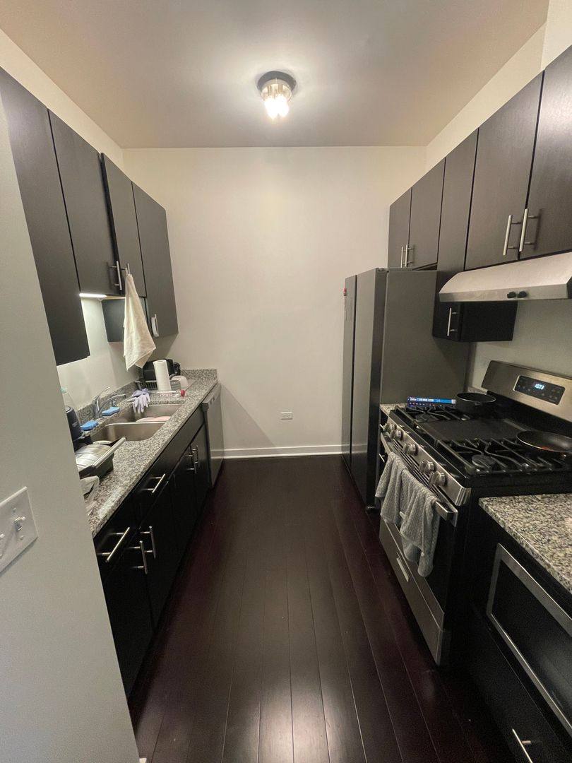 Apartment for rent at 6354 N Lakewood Ave, Chicago, IL 60660