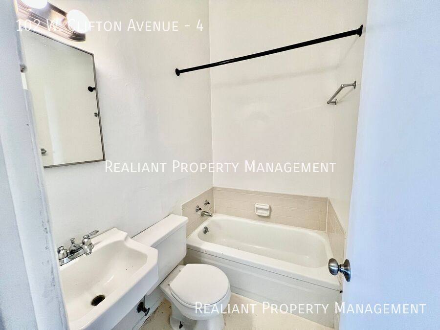 Apartment for rent at 102 W Clifton Ave #4, Cincinnati, OH 45202