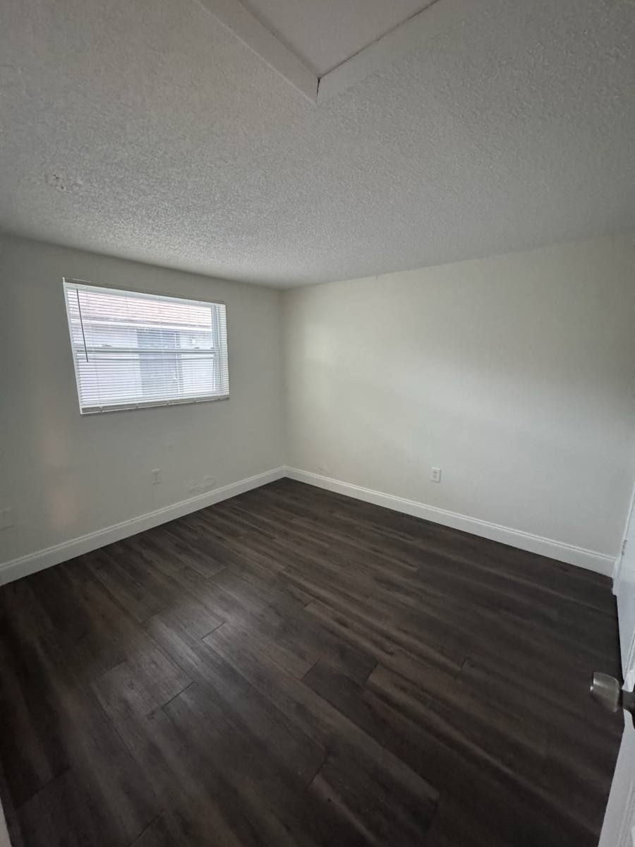Apartment for rent at 919 34th Ave W #B, Bradenton, FL 34205