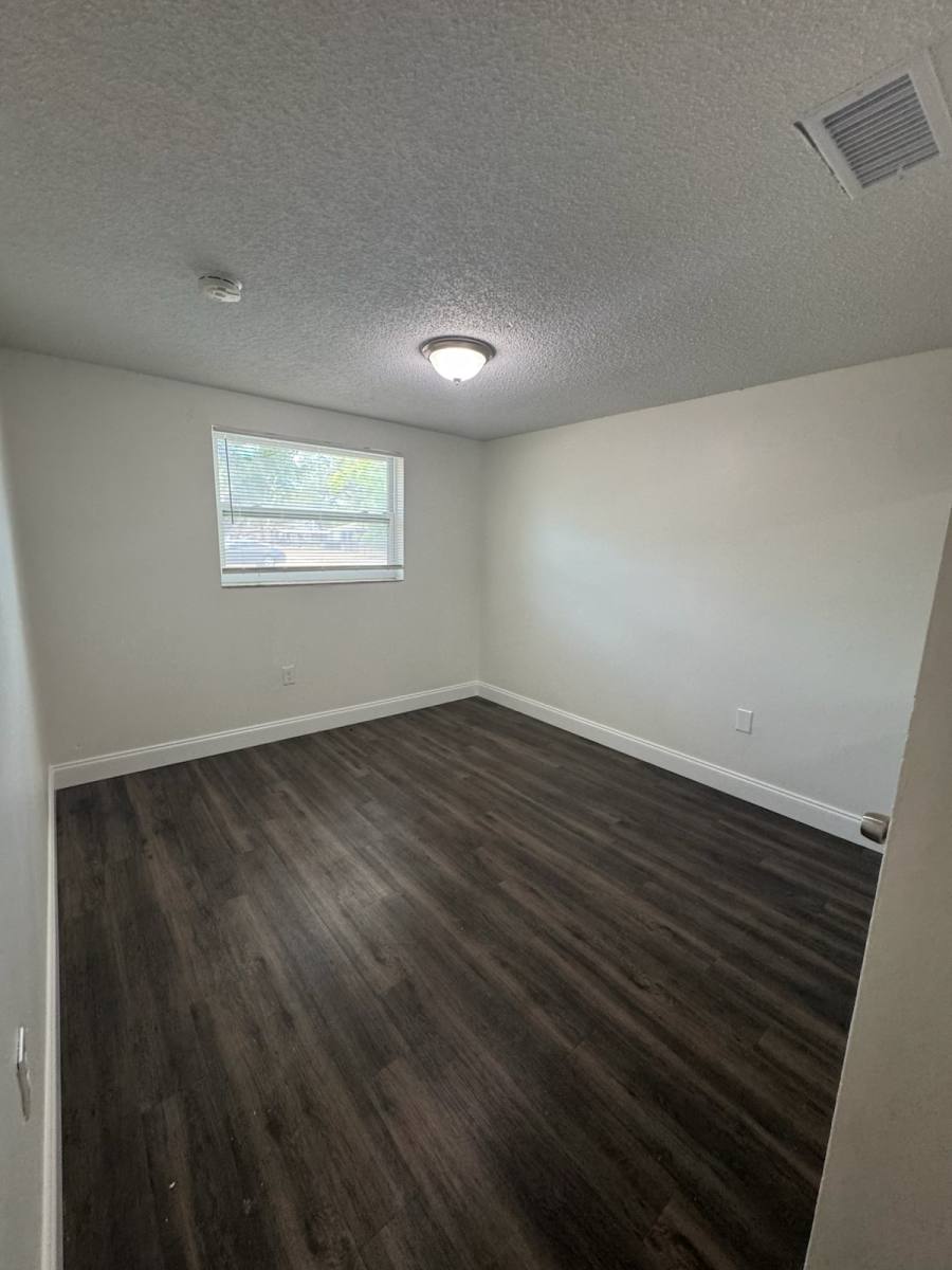 Apartment for rent at 919 34th Ave W #B, Bradenton, FL 34205
