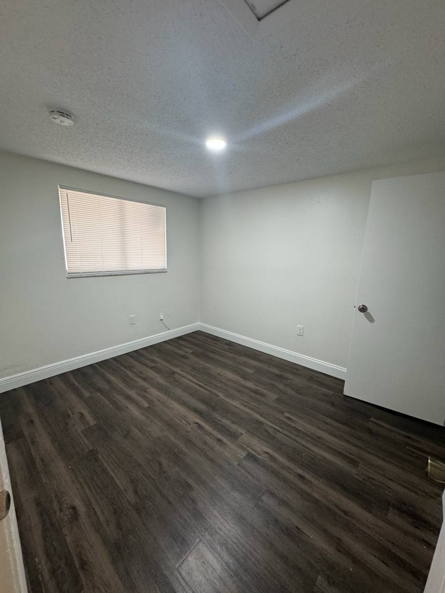 Apartment for rent at 919 34th Ave W #B, Bradenton, FL 34205