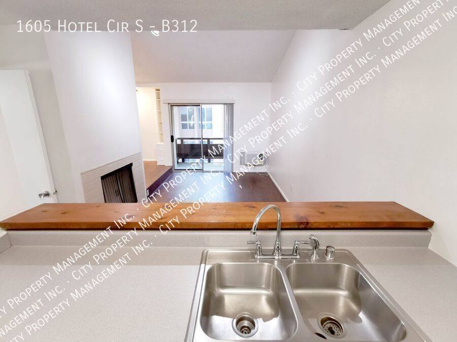 House for rent at 1605 Hotel Circle S #B312, San Diego, CA 92108