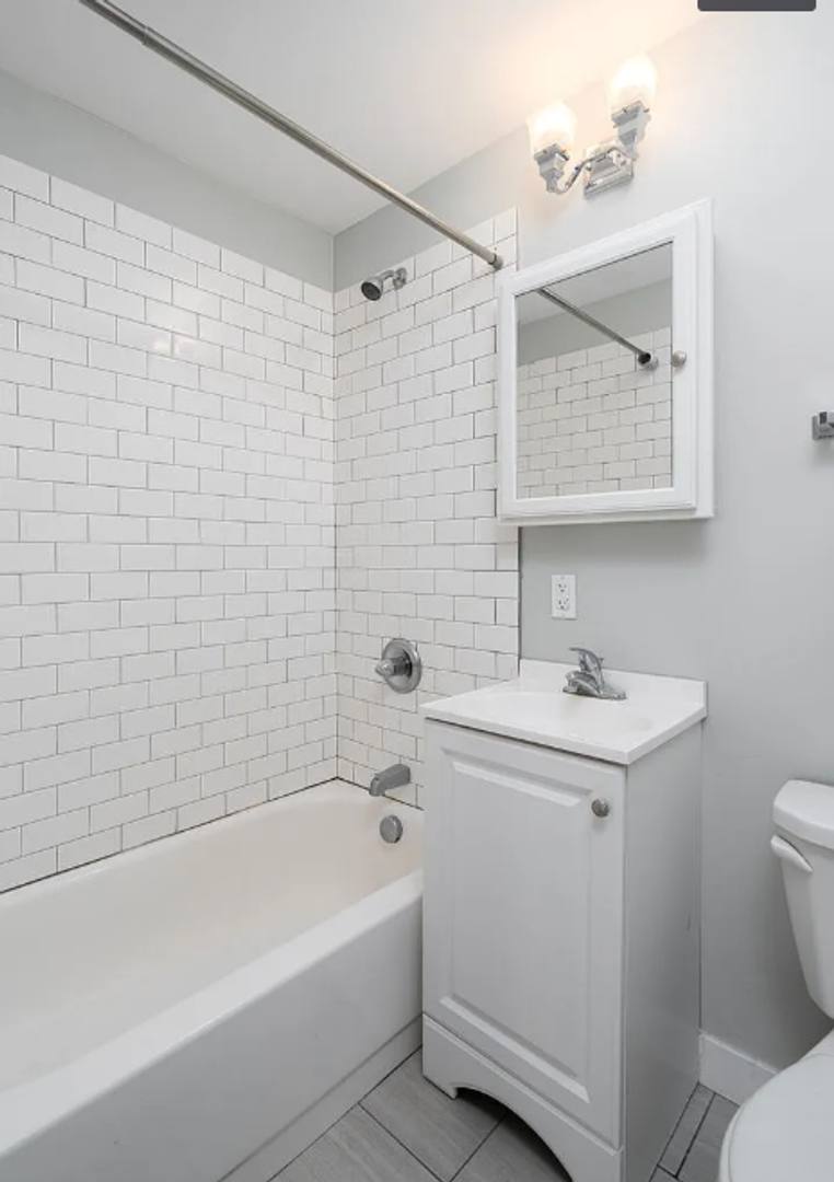 Apartment for rent at 1200 W Franklin Ave, Minneapolis, MN 55405