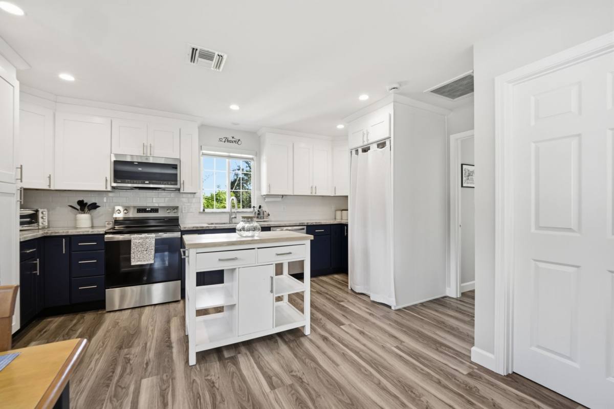 House for rent at 1668 Belford Ave, Pasadena, CA 91104