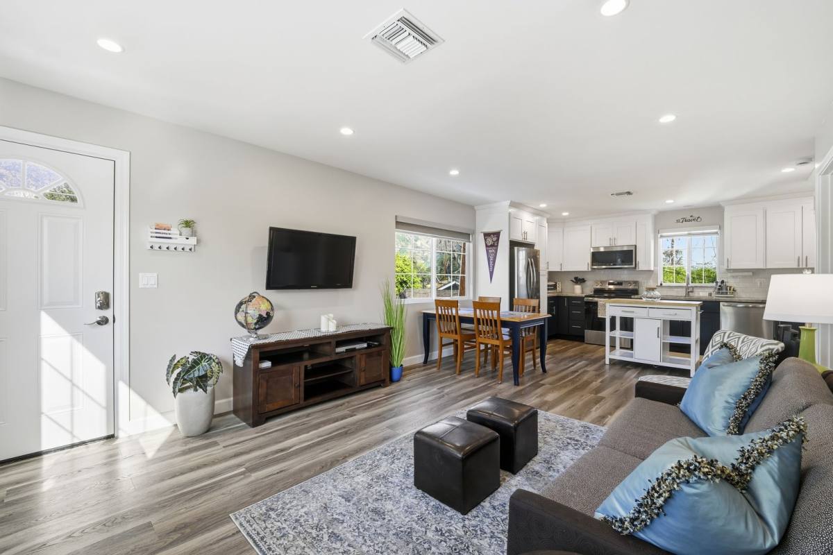 House for rent at 1668 Belford Ave, Pasadena, CA 91104