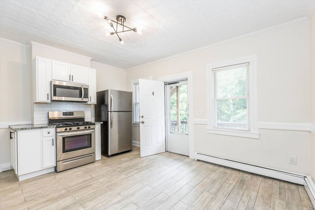 Apartment for rent at 105 Pine St, Montclair, NJ 07042