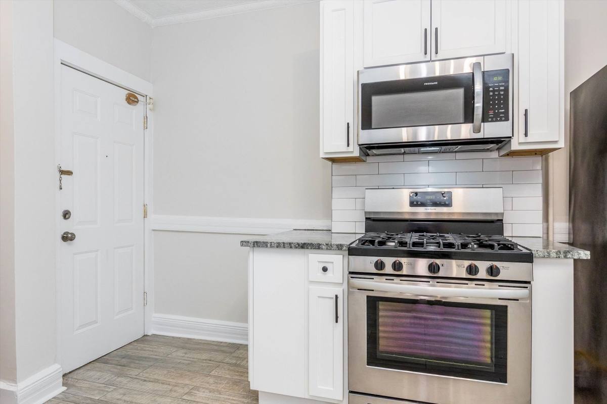 Apartment for rent at 105 Pine St, Montclair, NJ 07042