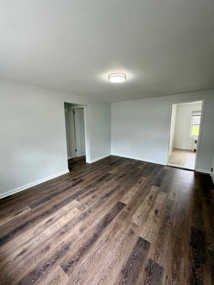 Apartment for rent at 10-46 Ellington St, East Orange, NJ 07017