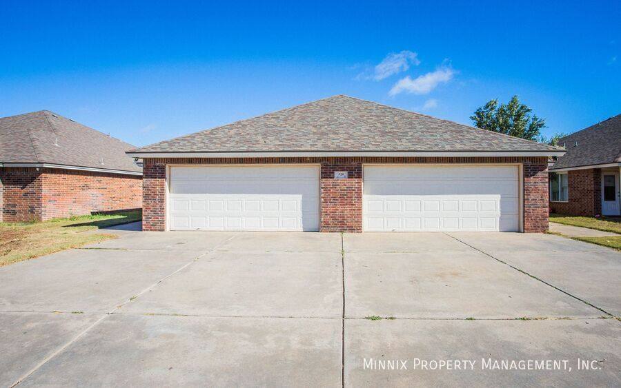Townhouse for rent at 528 N Clinton Ave #B, Lubbock, TX 79416